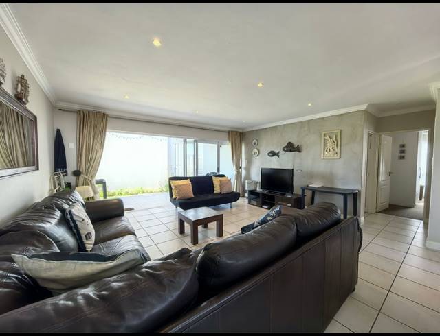 2 BEDROOM SECTIONAL TITLE FOR SALE IN MARINA MARTINIQUE